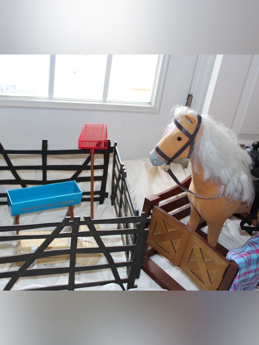 American girl doll Palamino horse with stable and fence